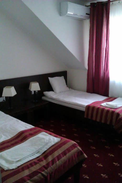 Hotel Platinum Hrubieszow Kültér fotó