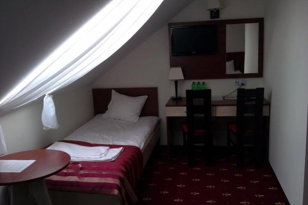 Hotel Platinum Hrubieszow Kültér fotó