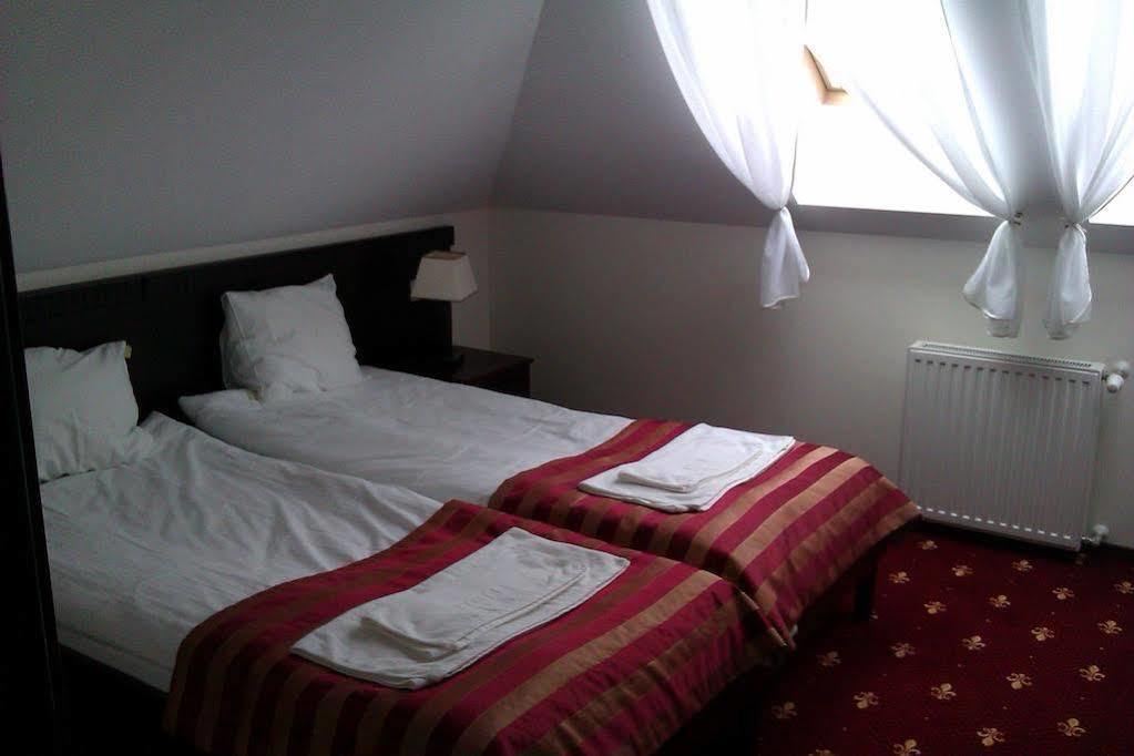 Hotel Platinum Hrubieszow Kültér fotó