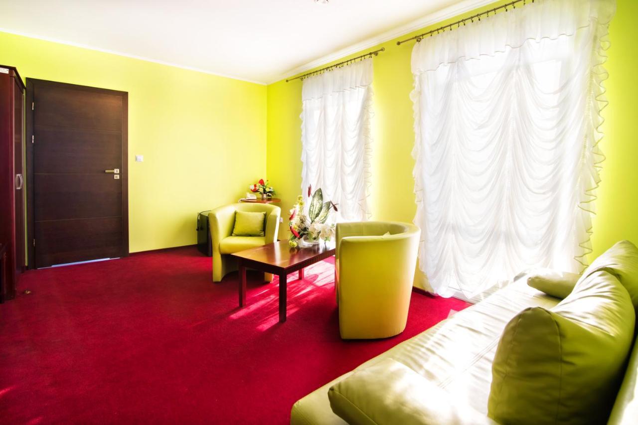 Hotel Platinum Hrubieszow Kültér fotó