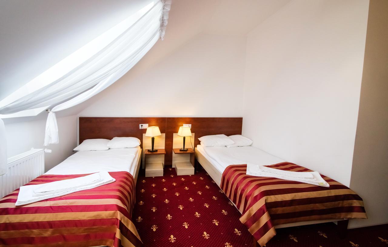 Hotel Platinum Hrubieszow Kültér fotó