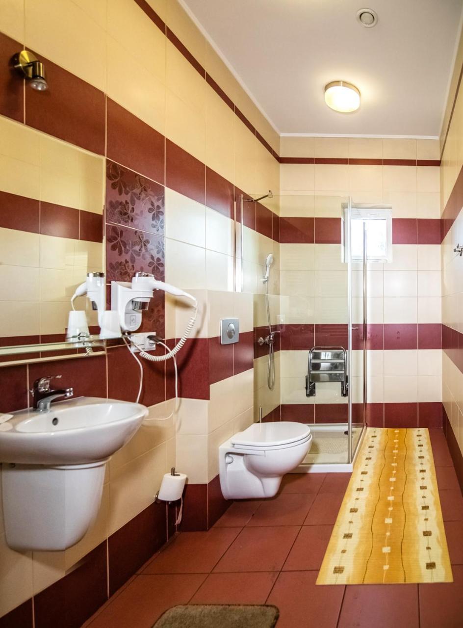 Hotel Platinum Hrubieszow Kültér fotó
